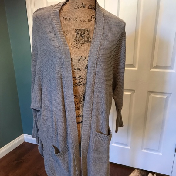 American Eagle Outfitters Sweaters - American Eagle Tan Cardigan Size Medium